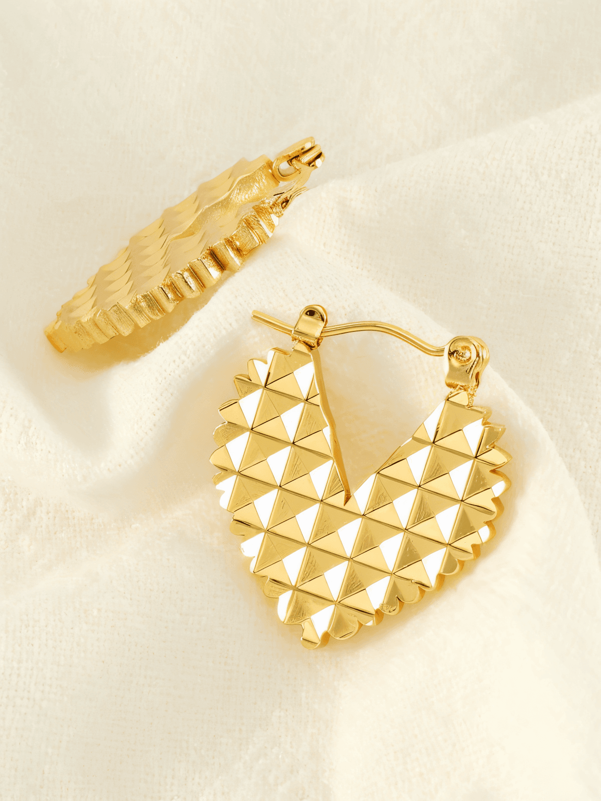 Stella earings aspect 3