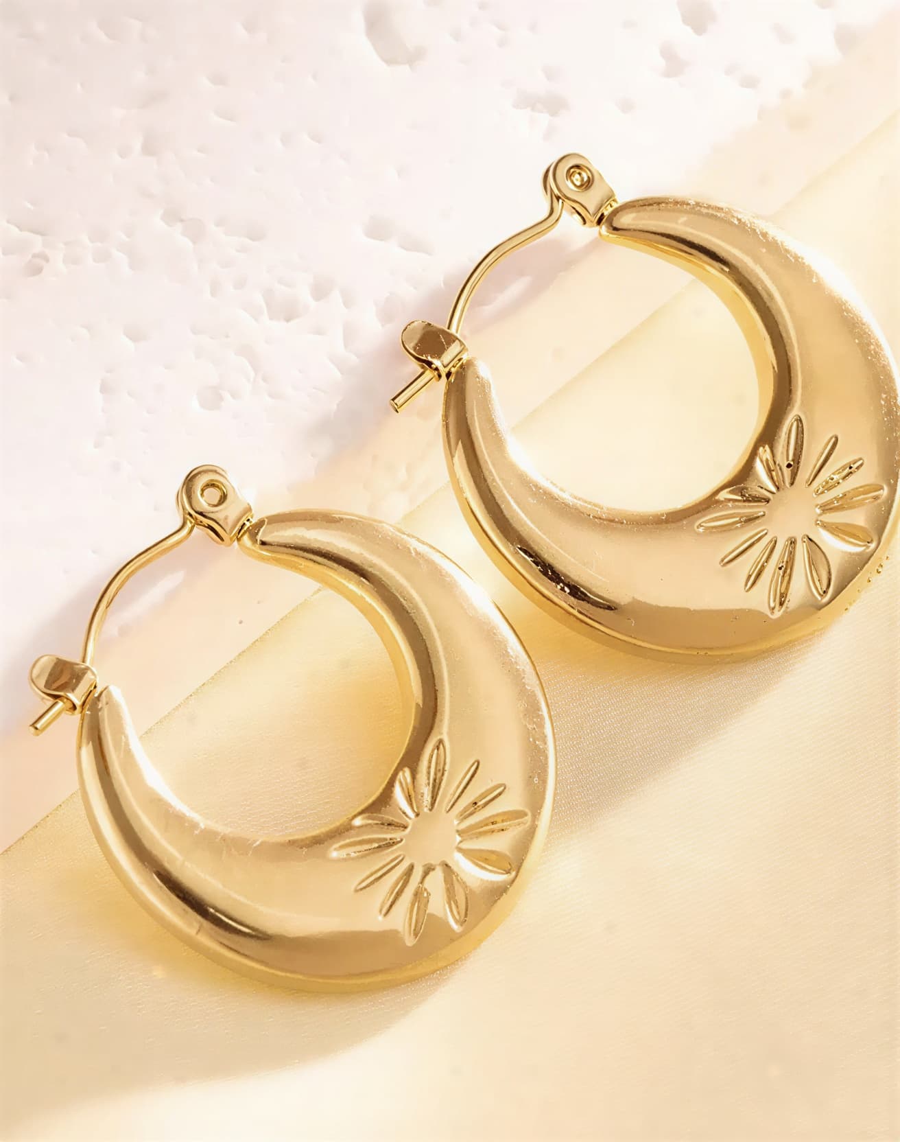 Raya earings aspect 3