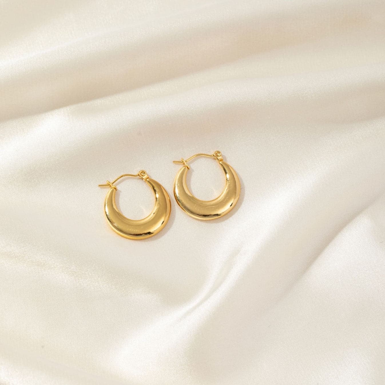 Lumi earrings  aspect 3